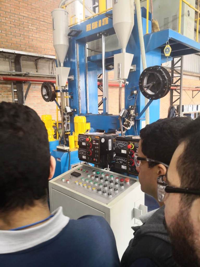 Visita técnica de los alumnos del 4to año de Ing. Electromecánica